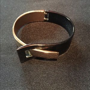 Cuff bracelet gold/black